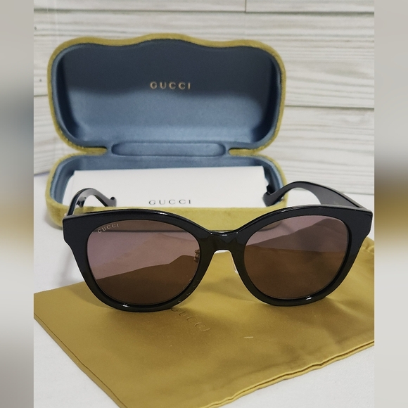 Brand New! Gucci Shiny Black Round w/Gold G's Sunglasses - Picture 1 of 5